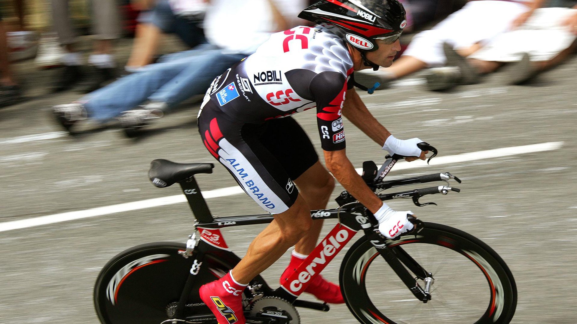 “英超最终冲刺，领头羊全员迎战强敌”，英超榜首大战